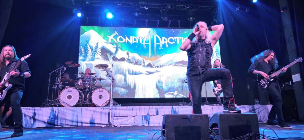 «Sonata Arctica Enciende La Noche Serena con Pasión y&nbsp;Metal»