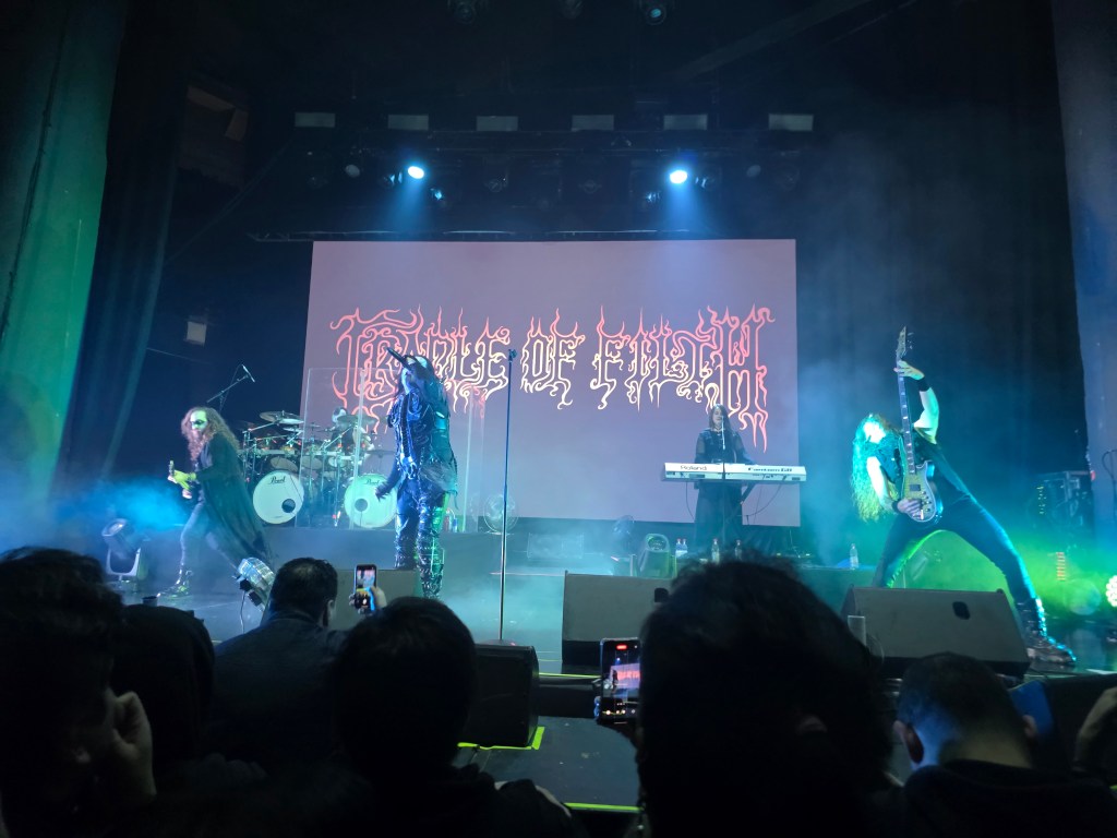 🌘 UADA y Cradle of Filth: El manto del black metal envuelve Santiago